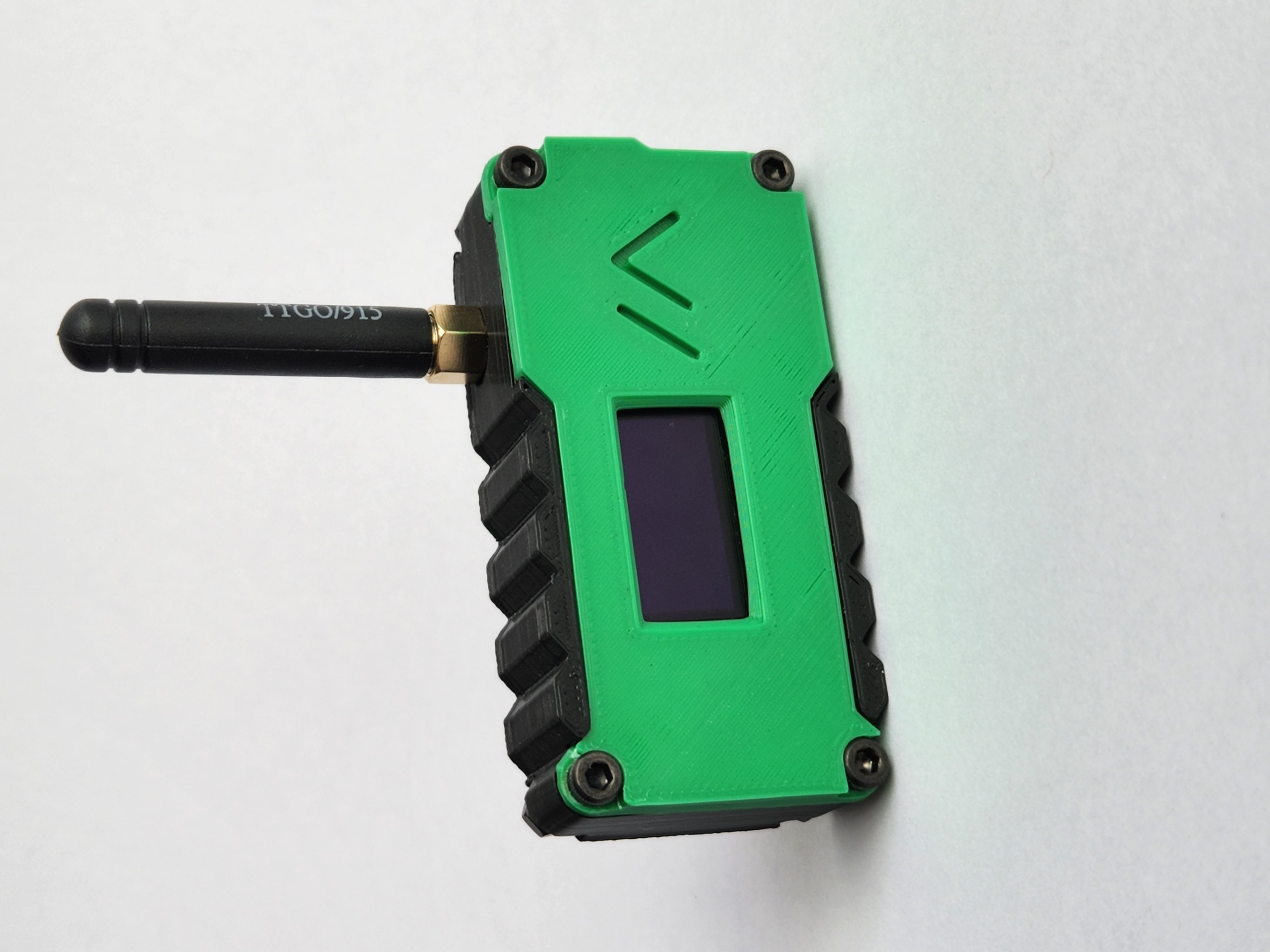 Dispositivo Meshtastic com case verde